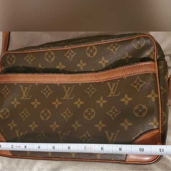 VINTAGE LUIS VUITTON TROCADERO 30 MONOGRAM CROSSBODY BAG - Picture 15 of 16